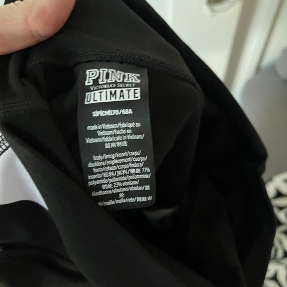 VS PINK Ultimate high-waisted legging in black and white, size s - Picture 7 of 9